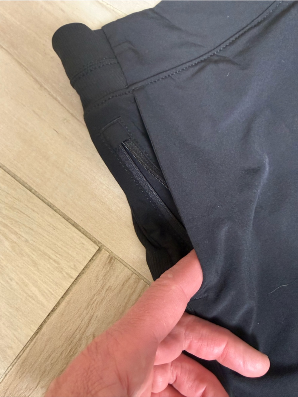 Athleta Brooklyn Shorts - Black sz 2 - Picture 5 of 7